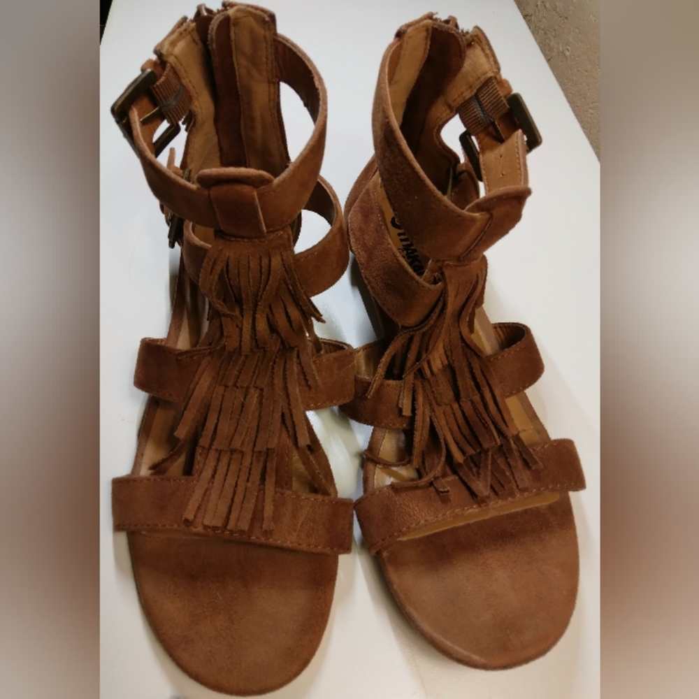 Makalu Gladiator Fringe Sandals Size 7